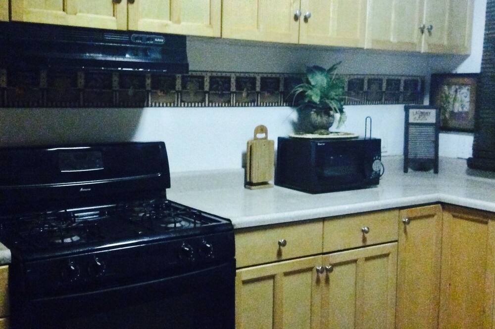 Photo of Bedroom in Logan Heights