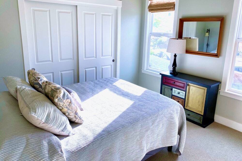 Photo of Bedroom in Chico