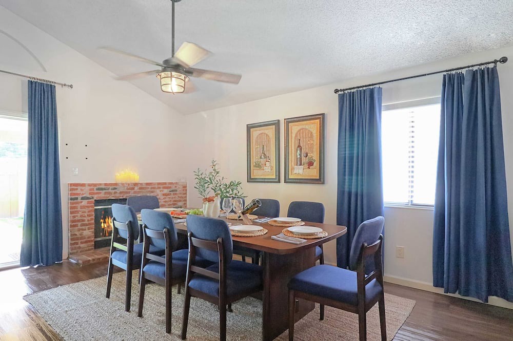 Photo of Bedroom in Santa Rosa