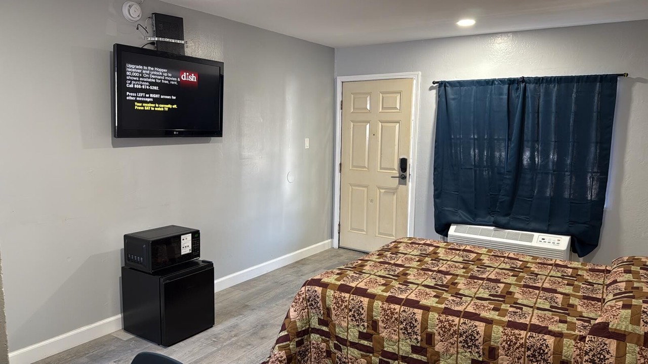 Photo of Bedroom in Longfellow