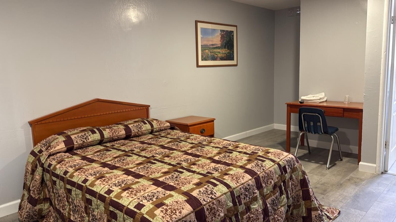Photo of Bedroom in Longfellow
