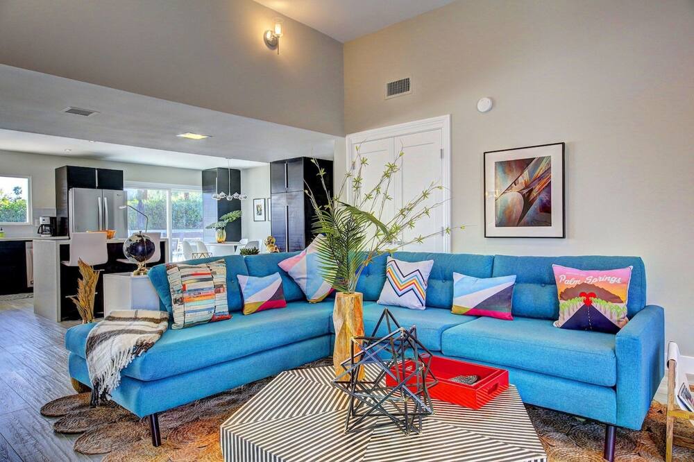 Photo of Livingroom in Palm Desert