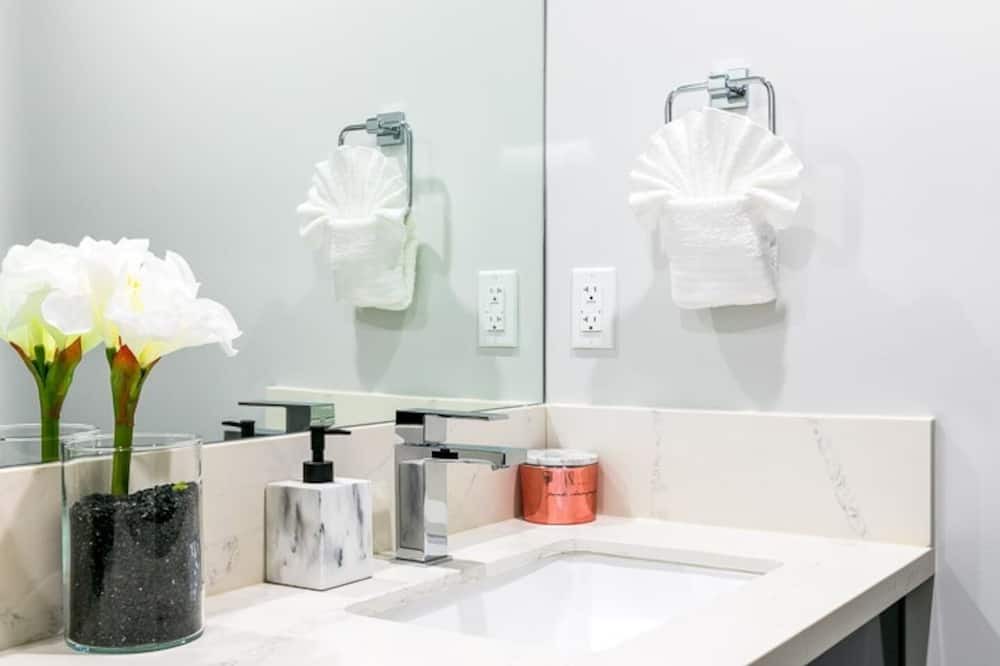 Photo of Bathroom in Faircrest Heights