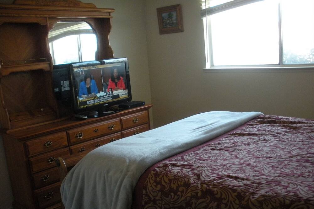 Photo of Bedroom in Mira Loma