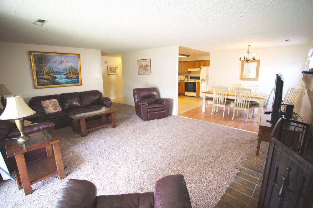 Photo of Bedroom in Mira Loma