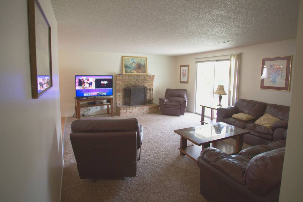 Photo of Livingroom in Mira Loma