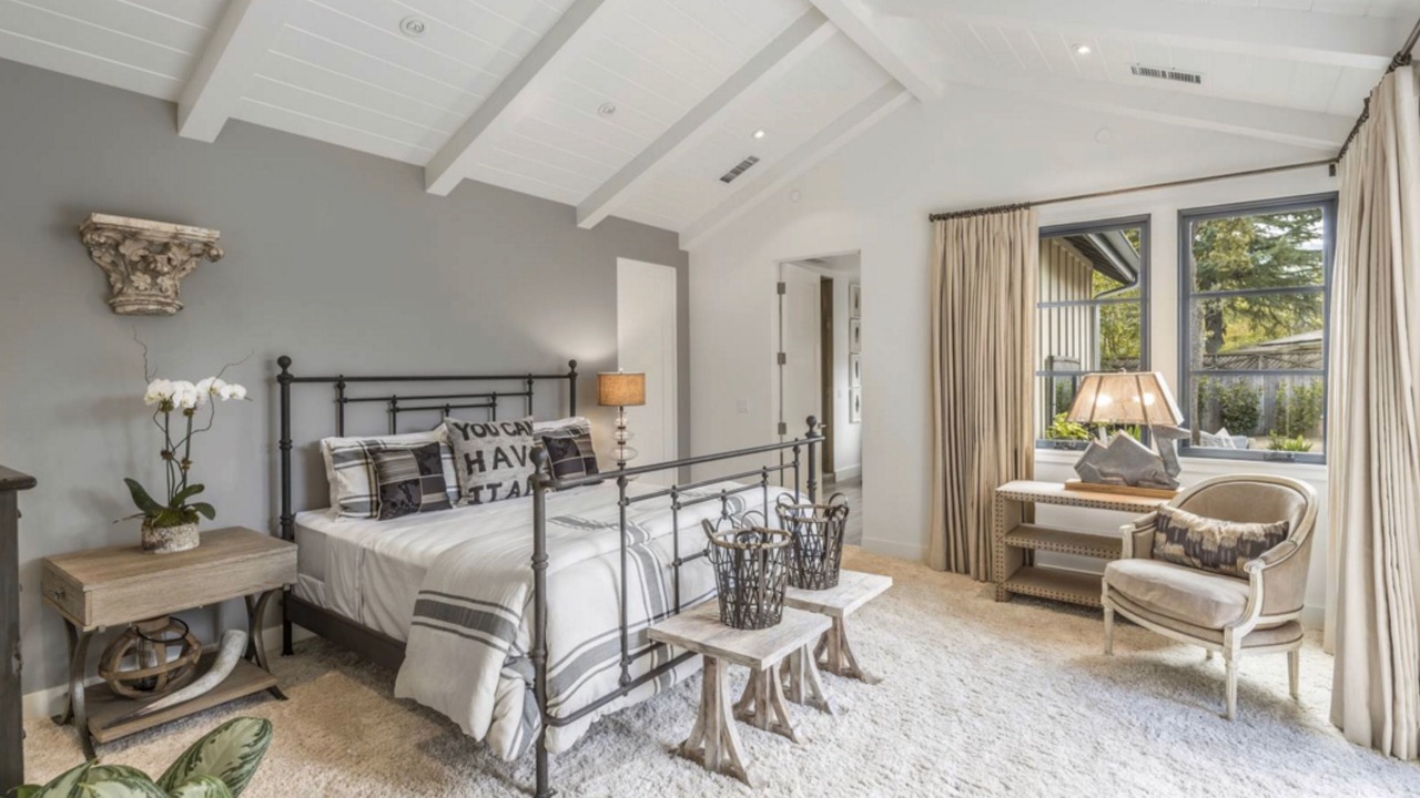 Photo of Livingroom in St. Helena