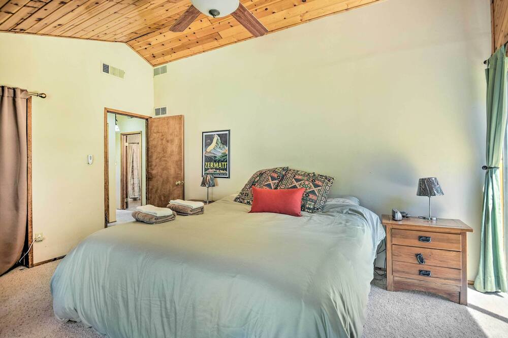 Photo of Bedroom in Pine Mountain Club