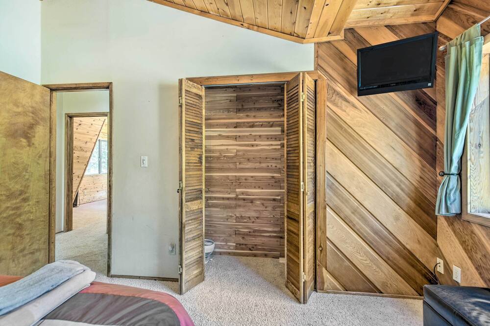 Photo of Bedroom in Pine Mountain Club