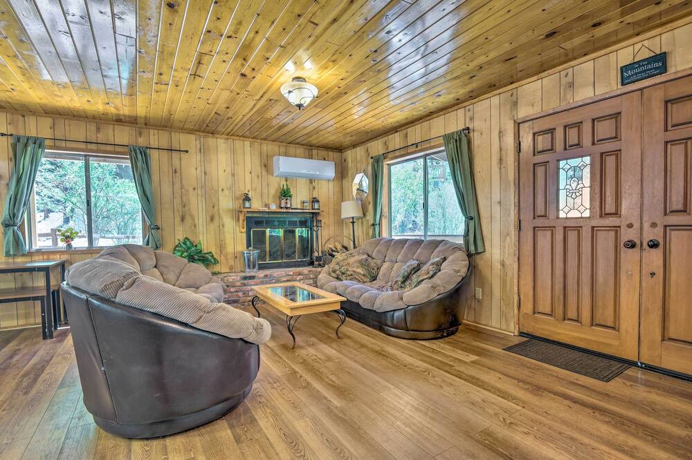 Photo of Livingroom in Pine Mountain Club