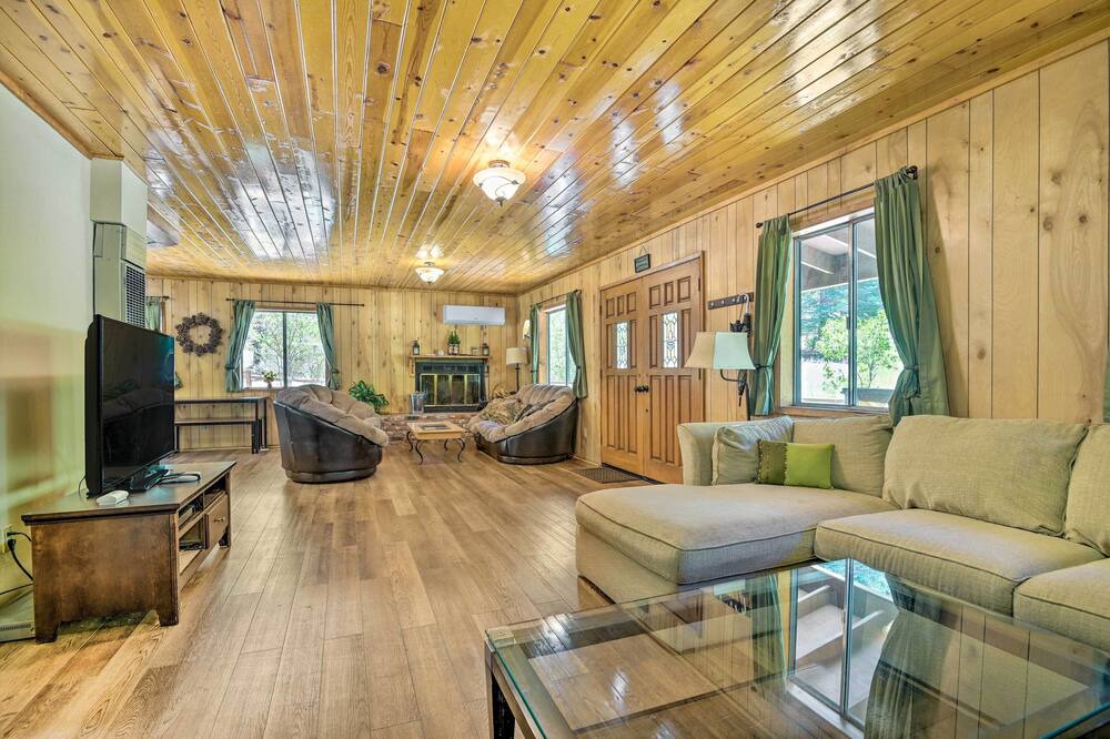 Photo of Livingroom in Pine Mountain Club