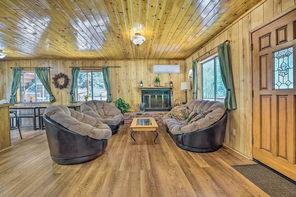 Photo of Livingroom in Pine Mountain Club