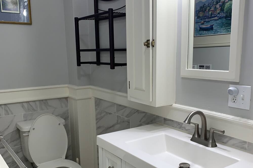 Photo of Bathroom in Lodi