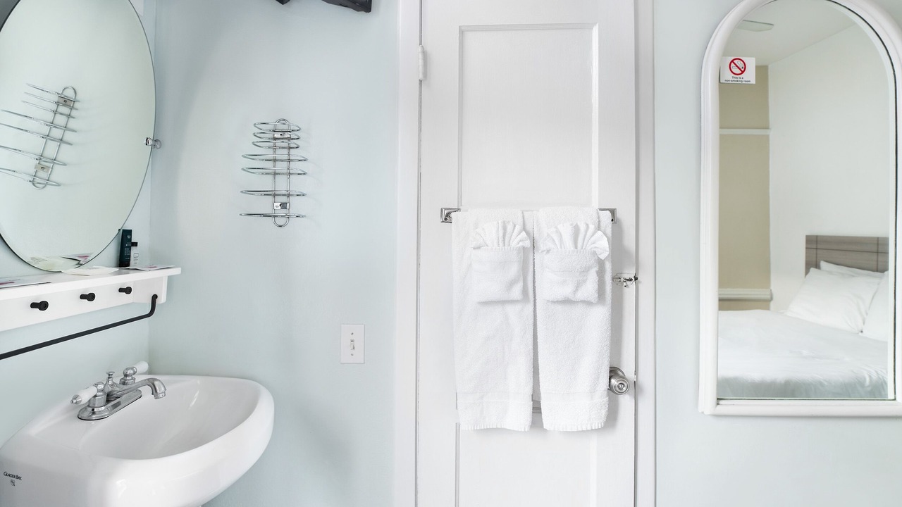 Photo of Bathroom in Avalon