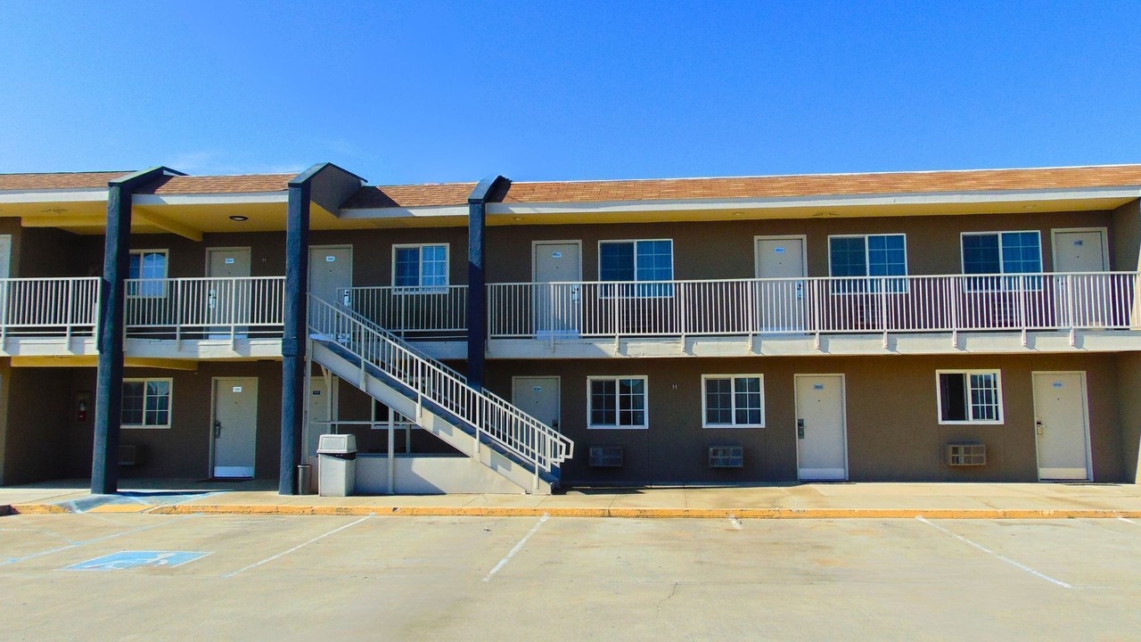 Photo of Outdoor in Corcoran