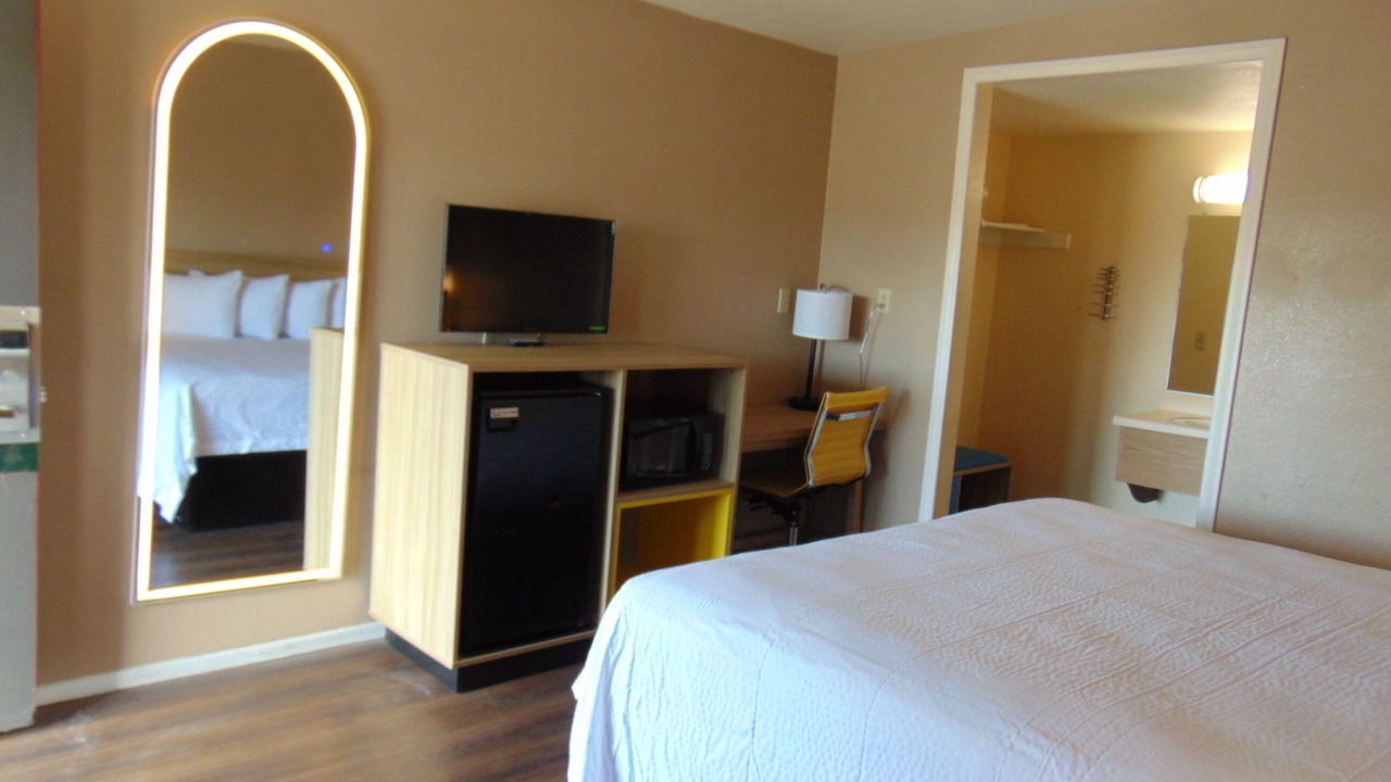 Photo of Bedroom in Victorville