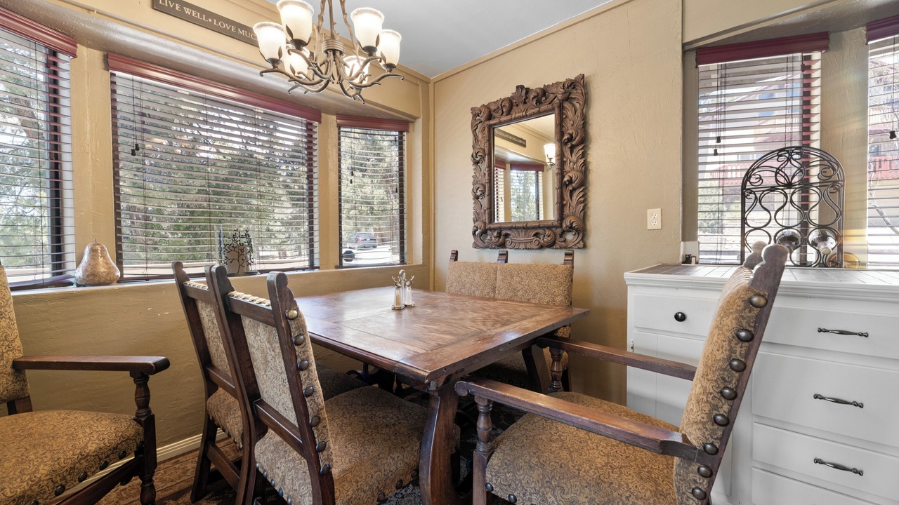 Photo of Livingroom in Whispering Forest