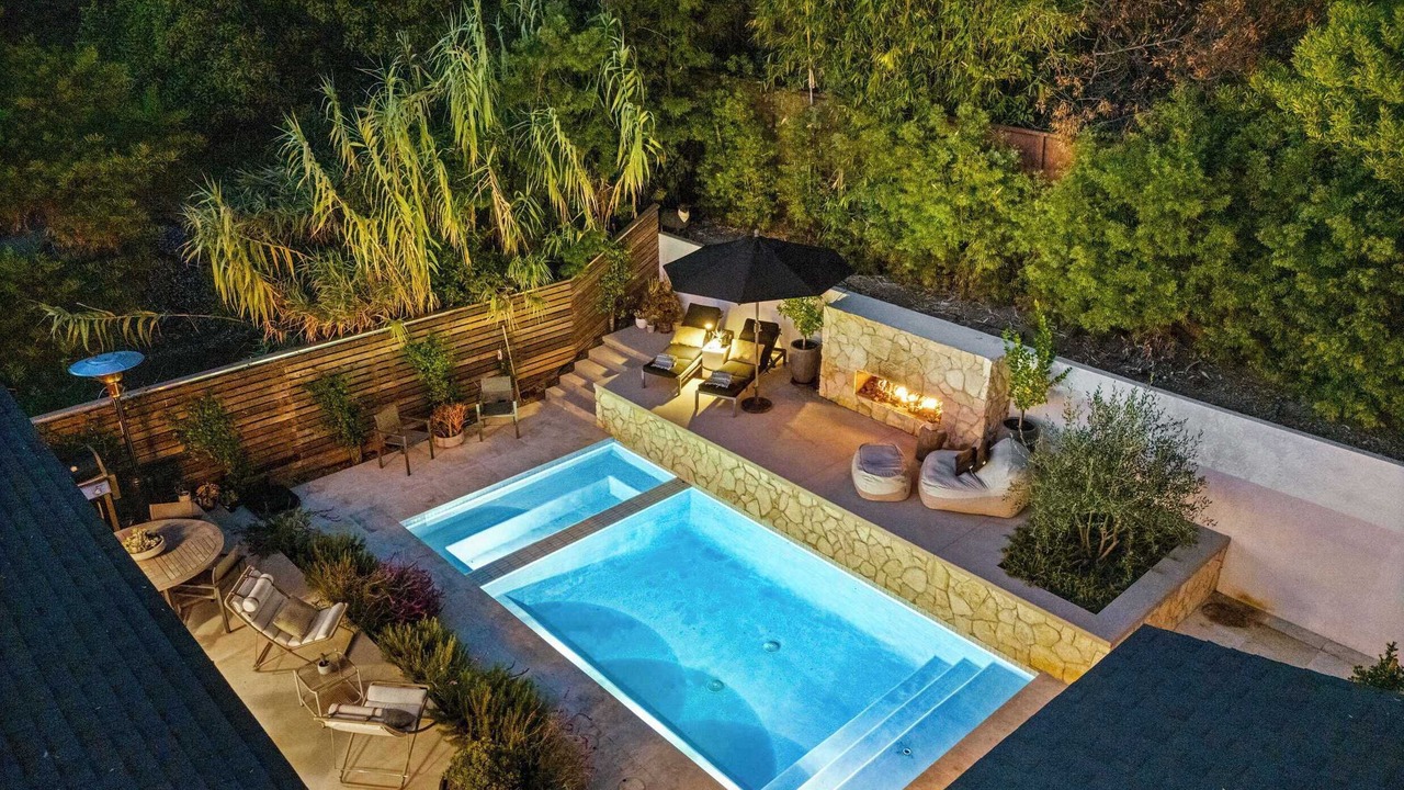 Photo of Outdoor in Hollywood Hills