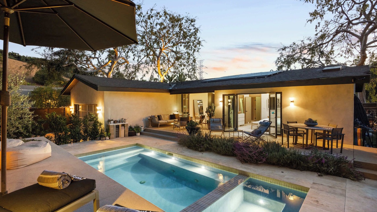 Photo of Outdoor in Hollywood Hills
