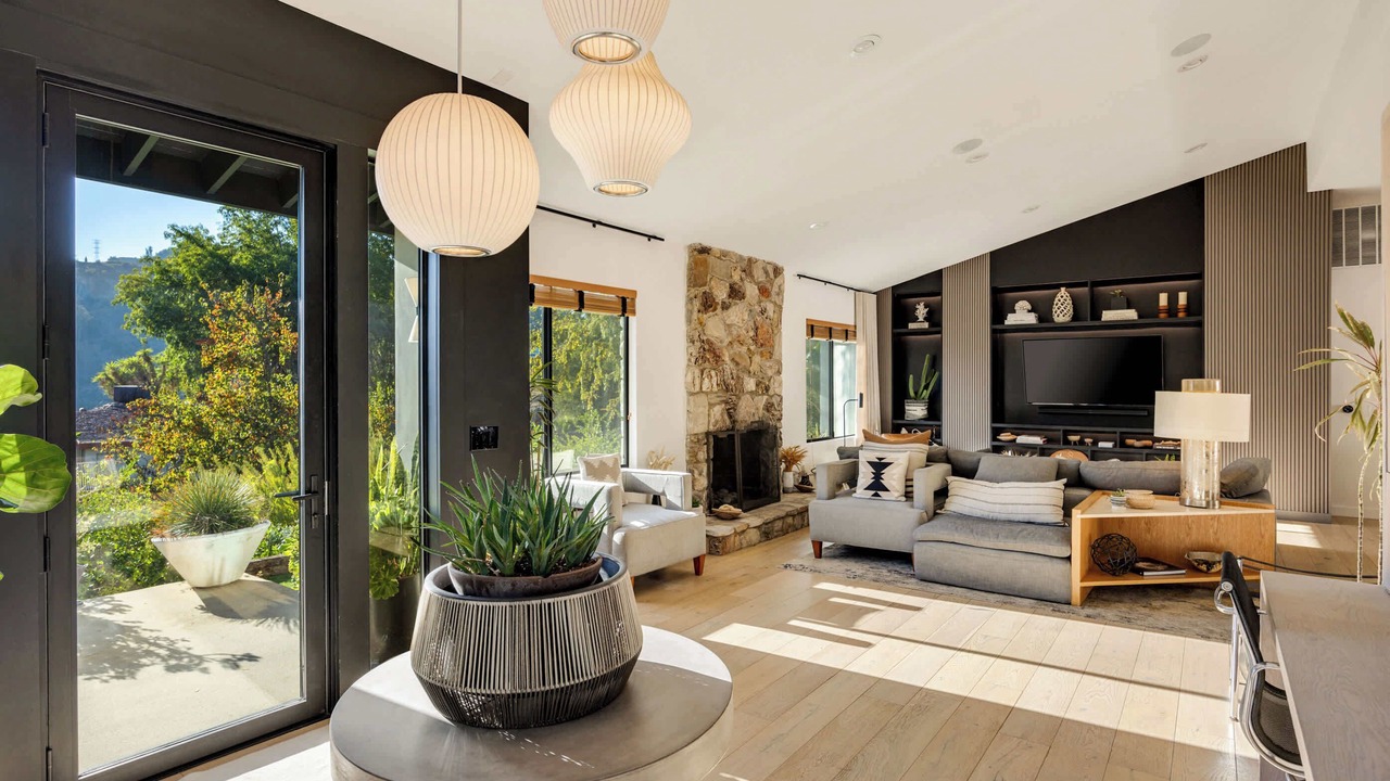 Photo of Livingroom in Hollywood Hills