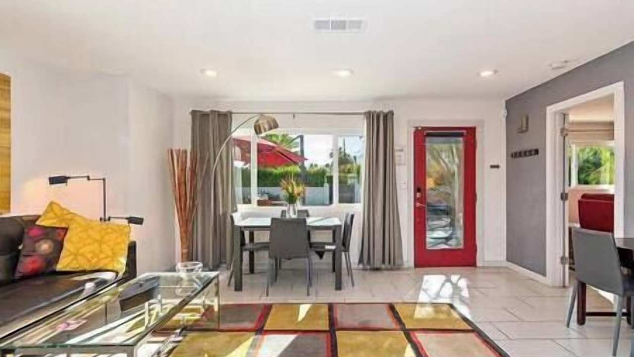 Photo of Livingroom in Uptown Design District