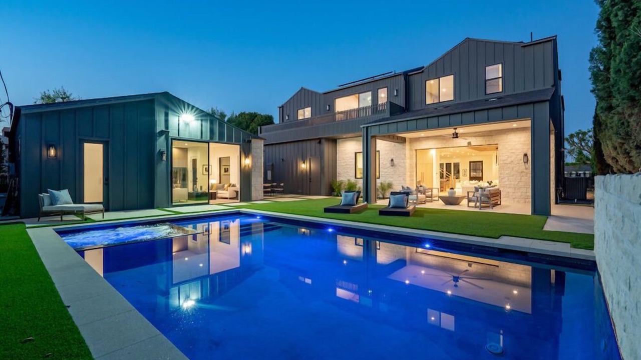 Photo of Outdoor in Encino