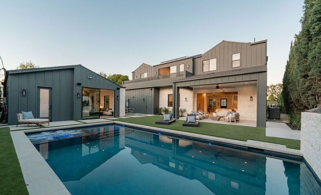Photo of Outdoor in Encino