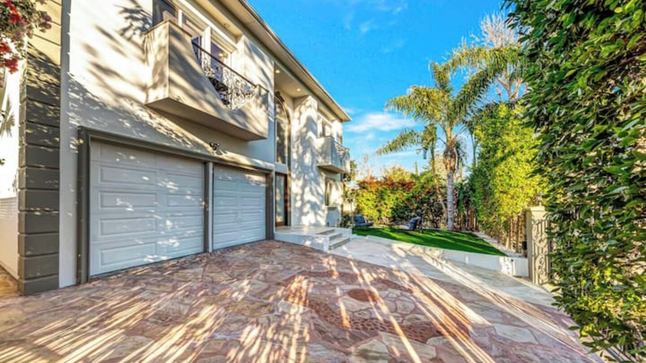 Photo of Outdoor in Encino