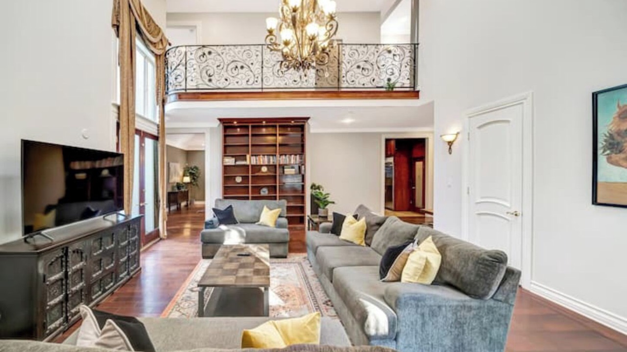 Photo of Livingroom in Encino