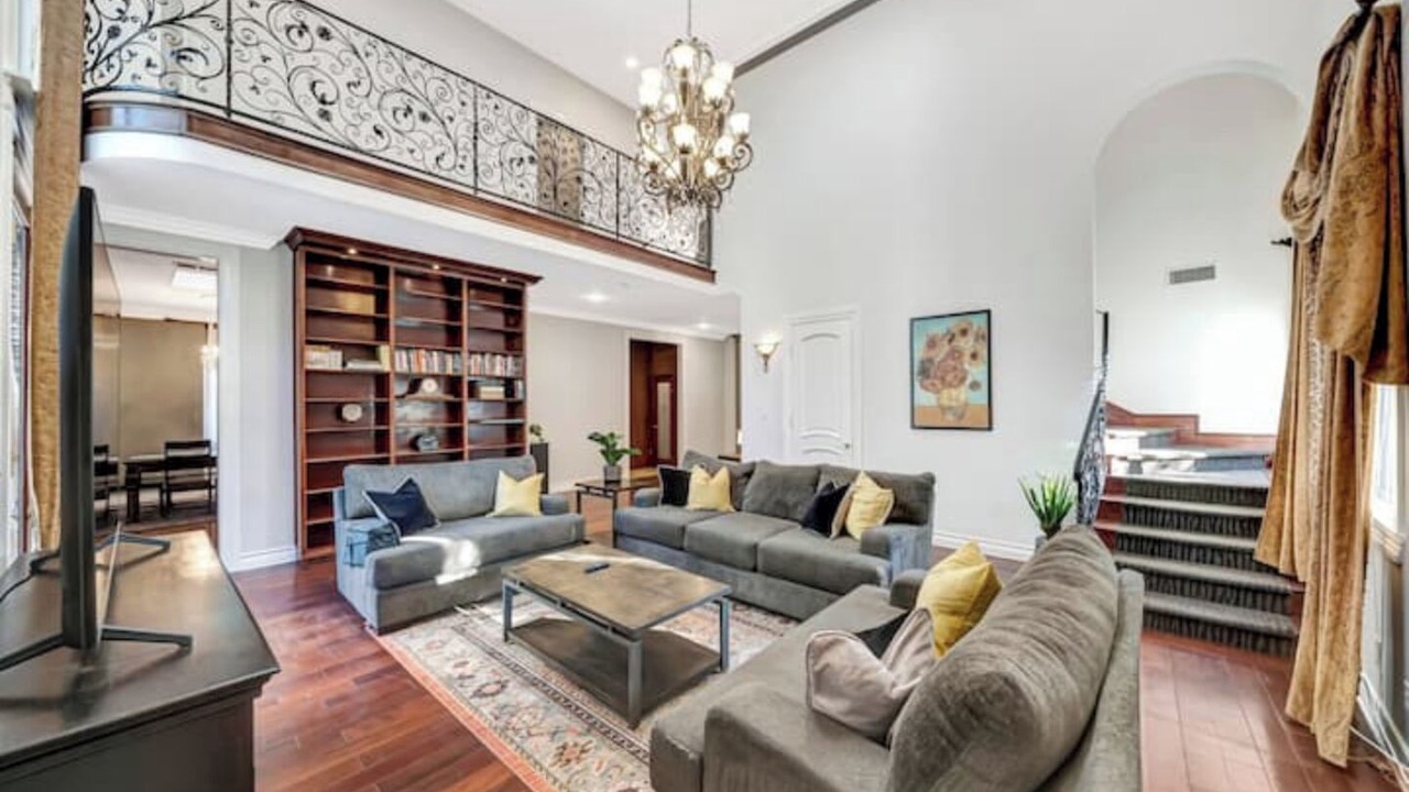 Photo of Livingroom in Encino