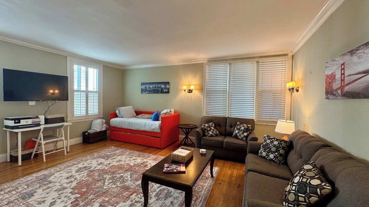 Photo of Livingroom in Lower Nob Hill
