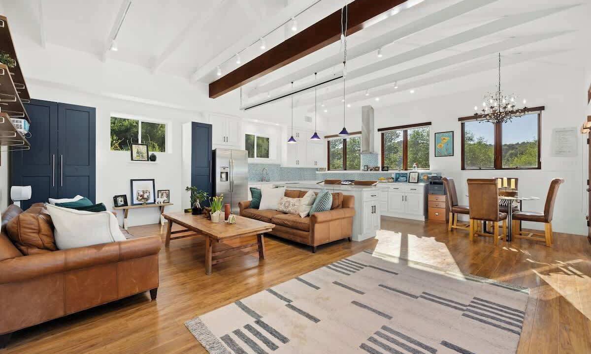Photo of Livingroom in Topanga