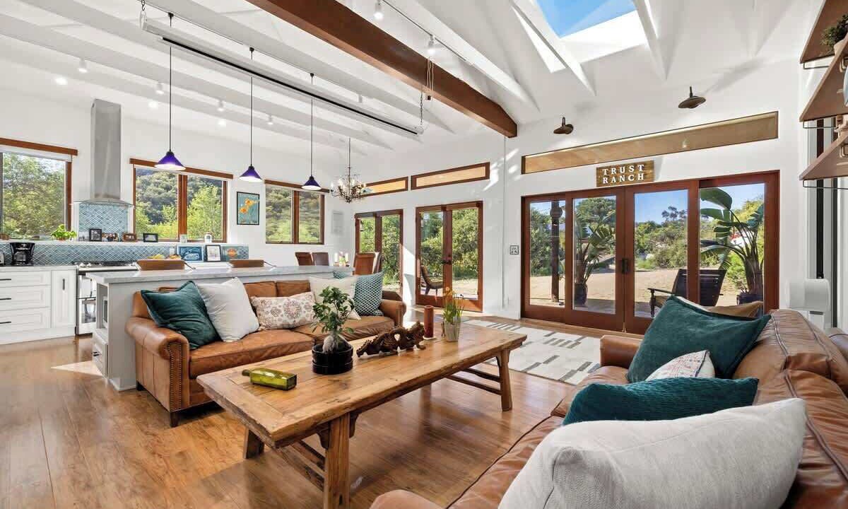 Photo of Livingroom in Topanga