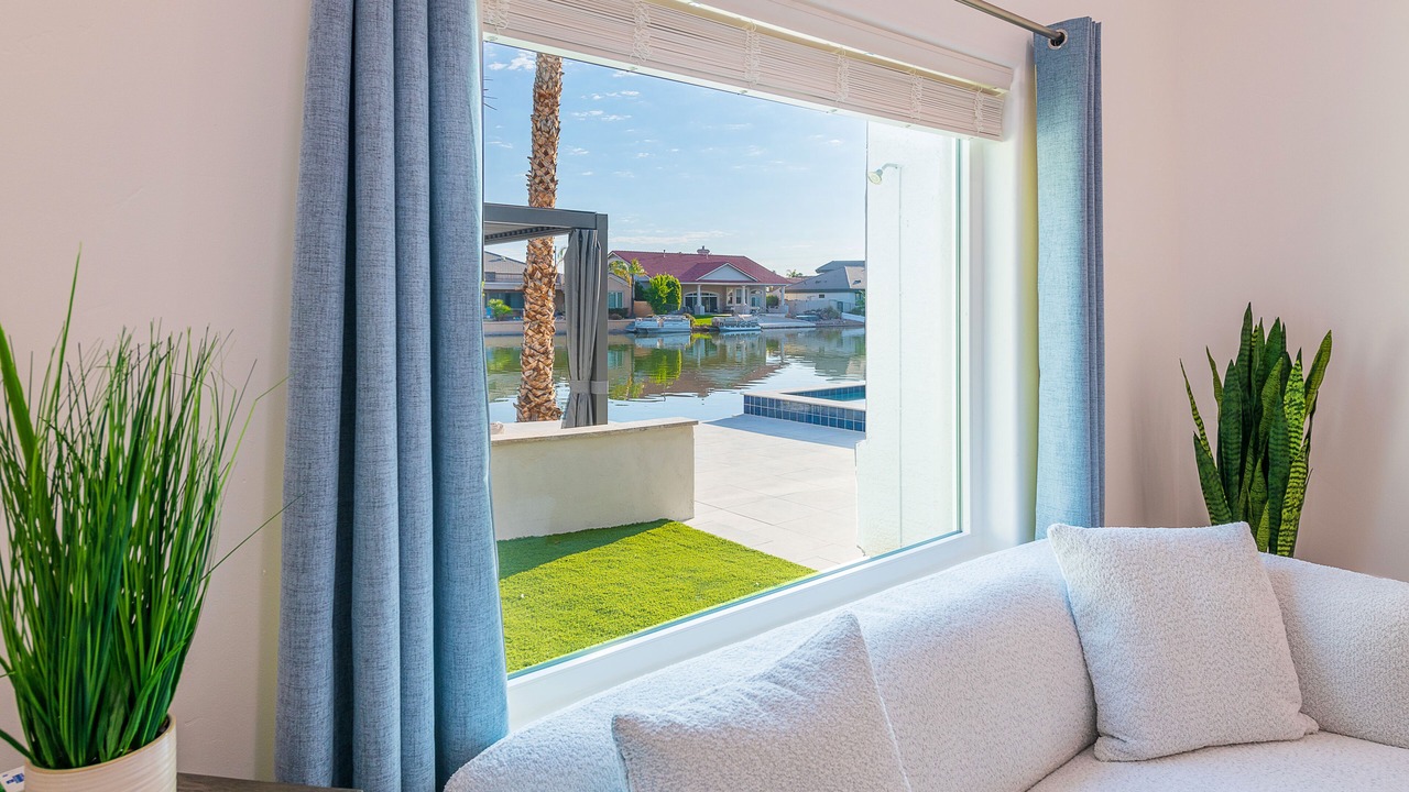 Photo of Livingroom in Val Vista Lakes