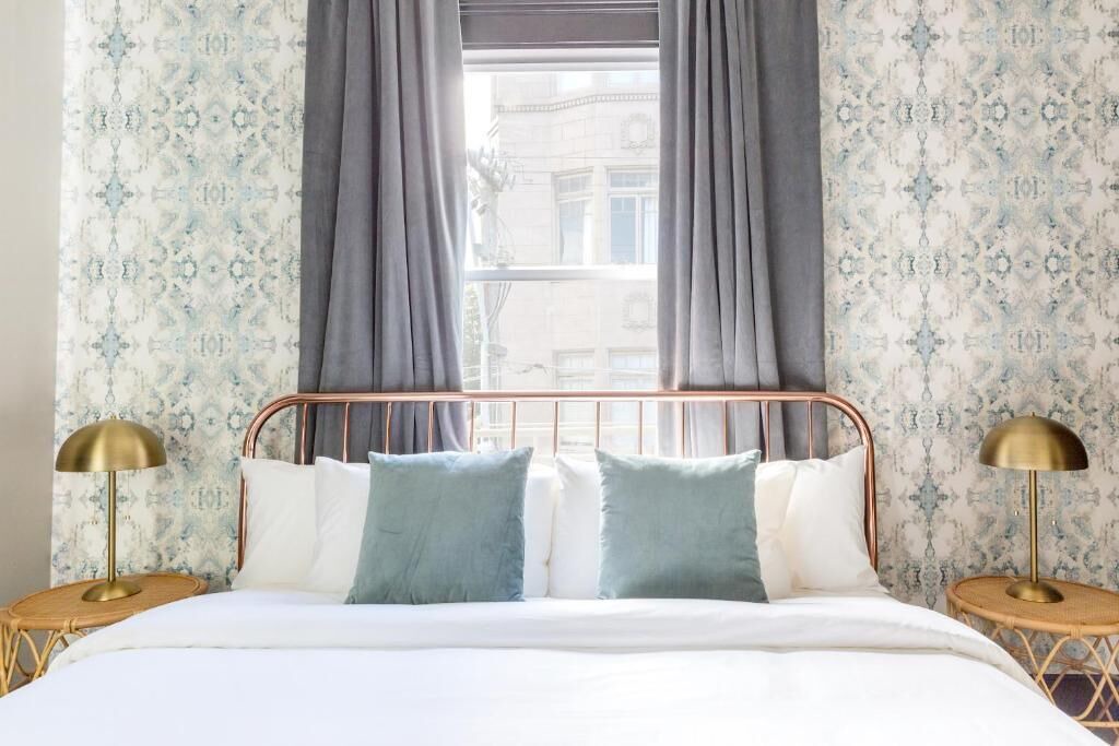 Photo of Bedroom in Hayes Valley