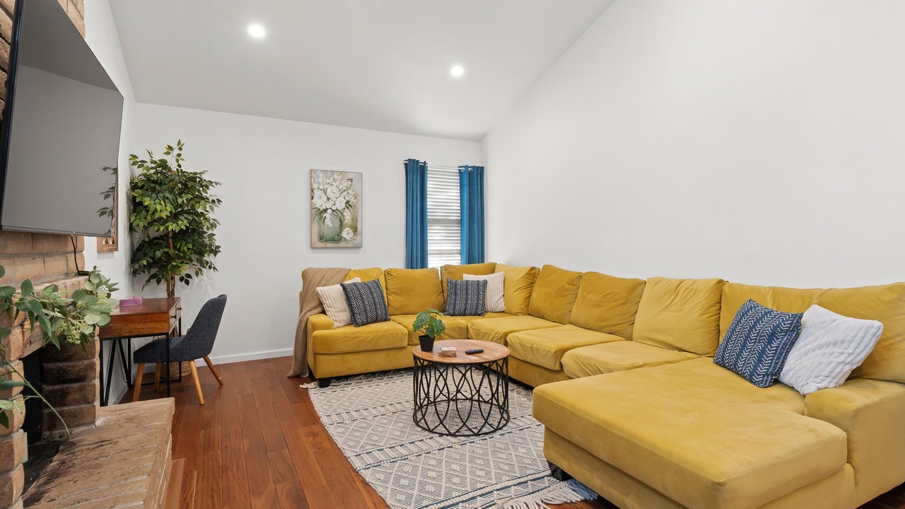 Photo of Livingroom in Pinole
