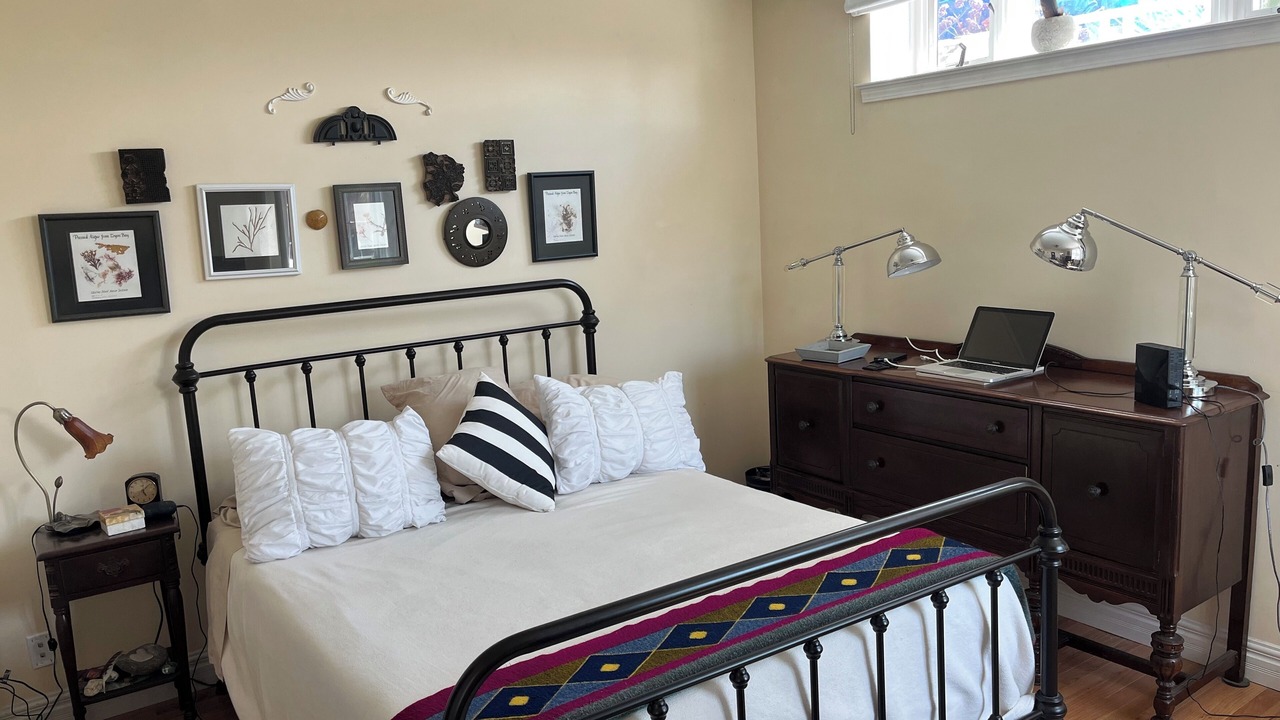 Photo of Bedroom in Avalon