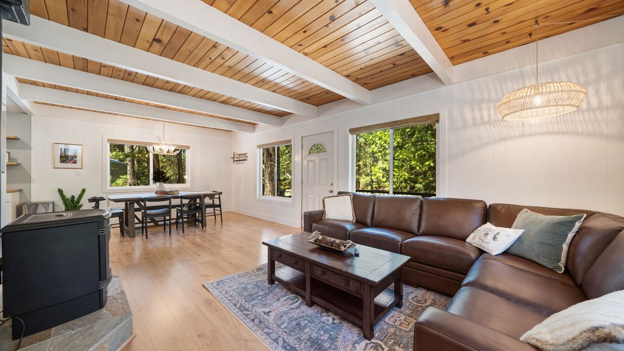 Photo of Livingroom in Graeagle