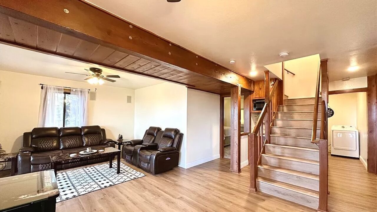 Photo of Livingroom in Crestline