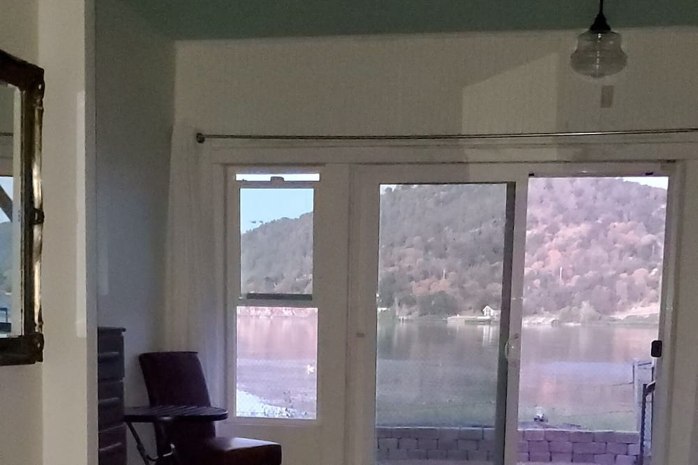 Photo of Bedroom in Clearlake