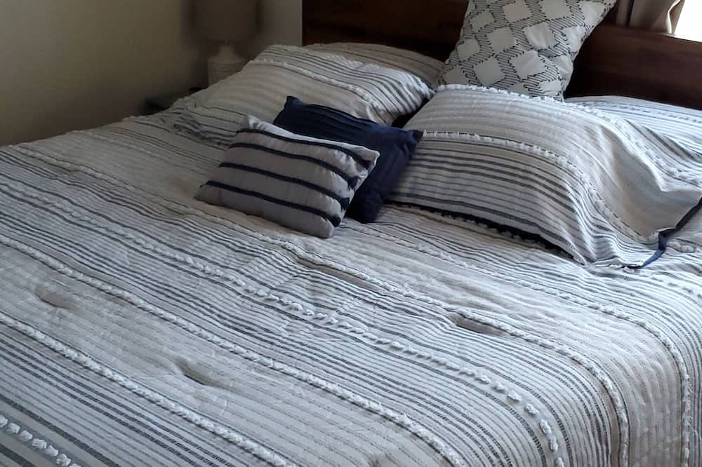 Photo of Bedroom in Clearlake