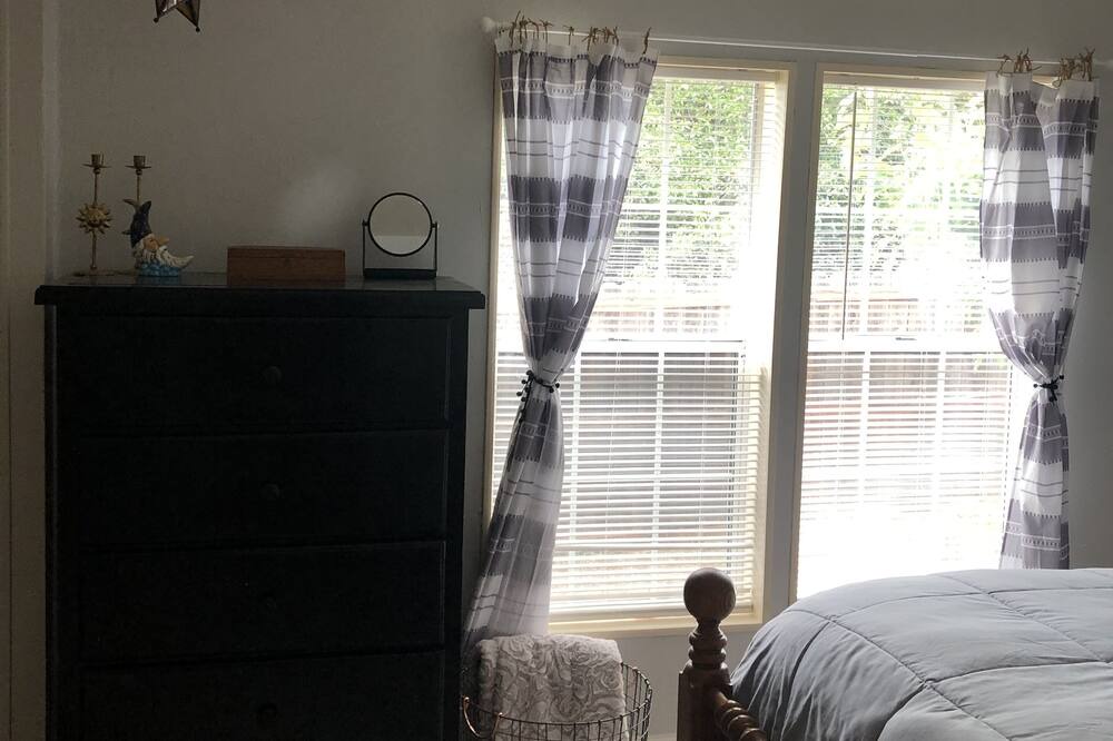 Photo of Bedroom in Kelseyville