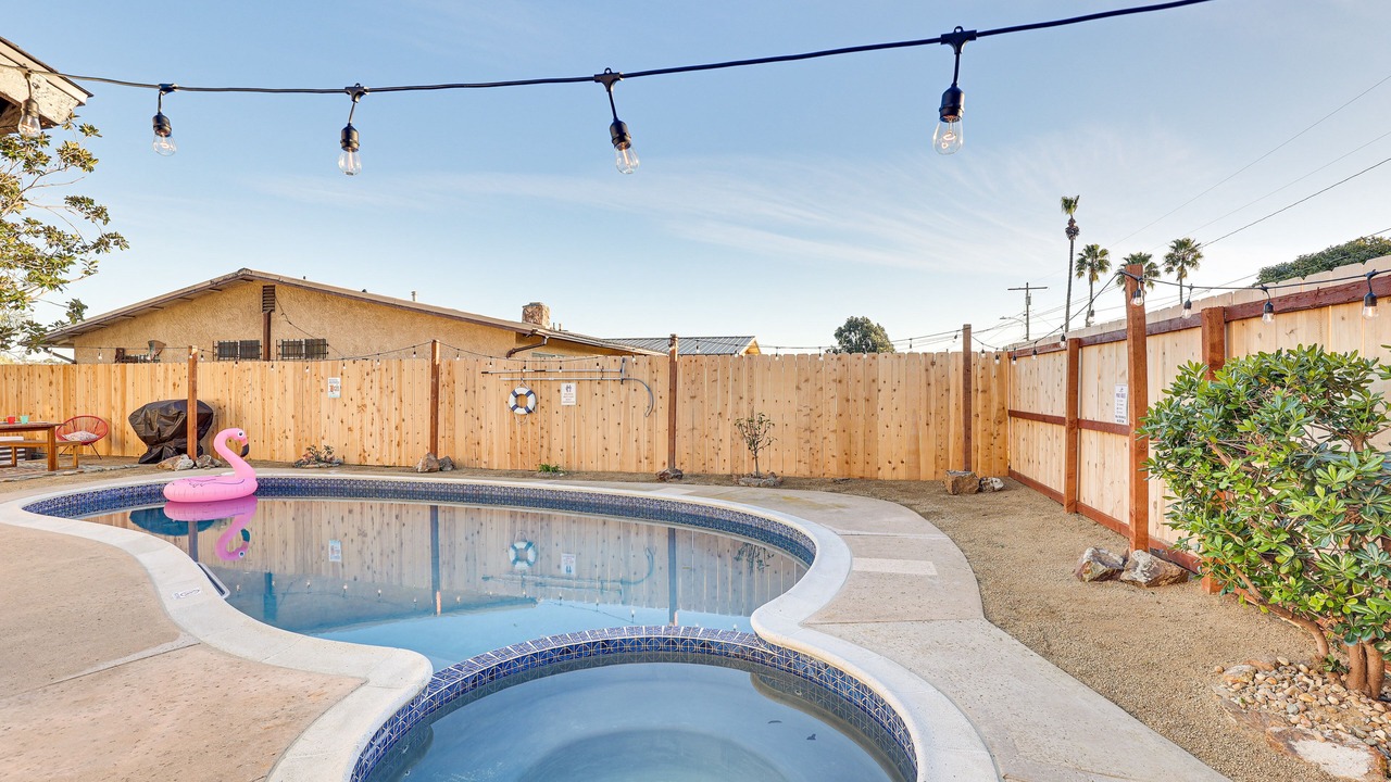 Photo of Outdoor in Loma Alta