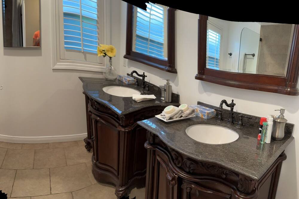 Photo of Bathroom in Wilshire Montana
