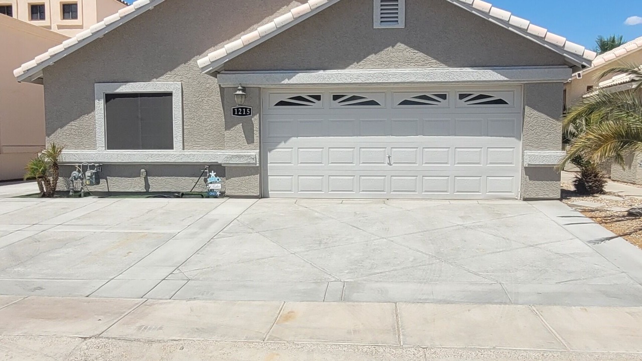 Photo of Outdoor in Needles