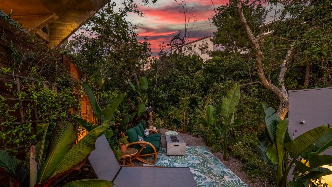 Photo of Outdoor in Hollywood Hills