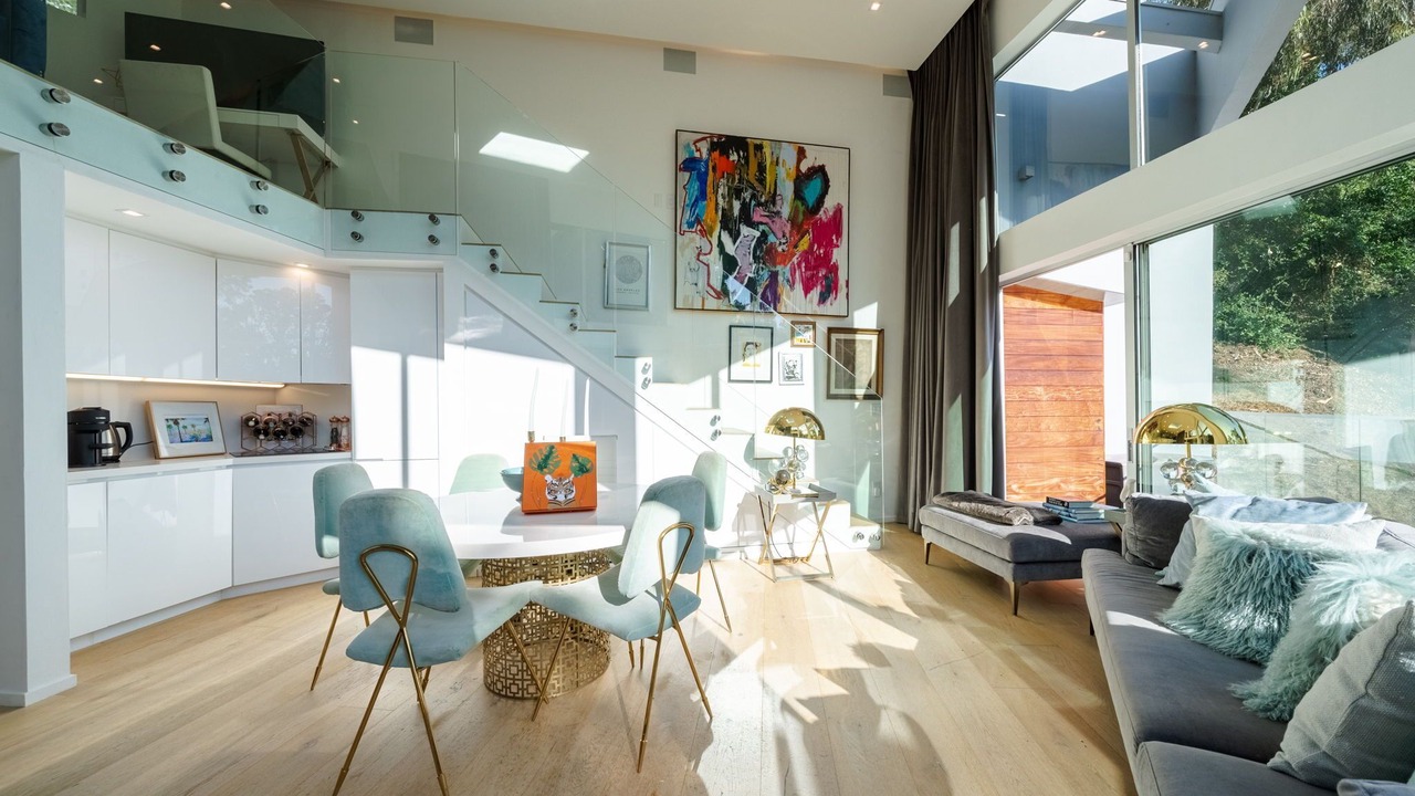 Photo of Livingroom in Hollywood Hills