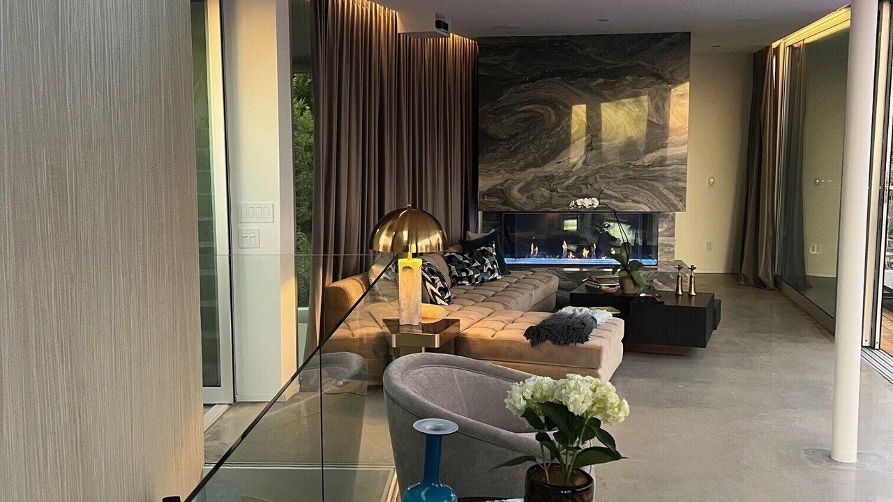 Photo of Others in Hollywood Hills
