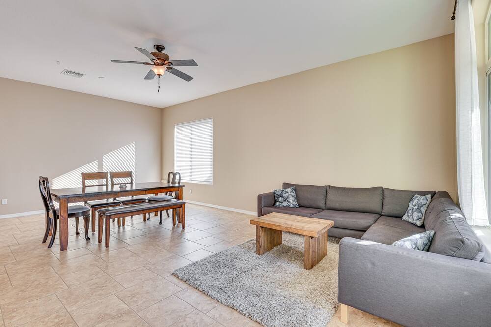Photo of Livingroom in Goodyear