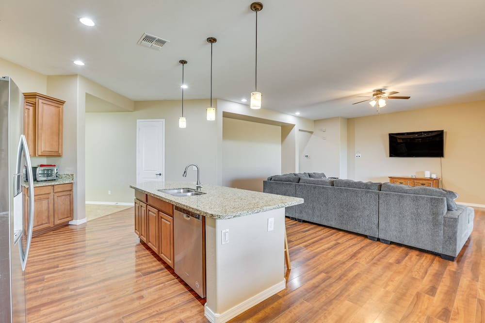 Photo of Kitchen in Goodyear